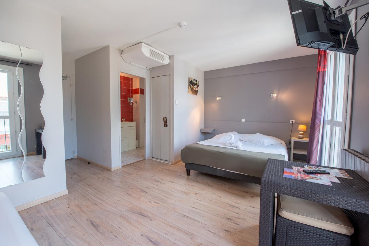 Hotel Du Lion D'Or Marmande Buitenkant foto