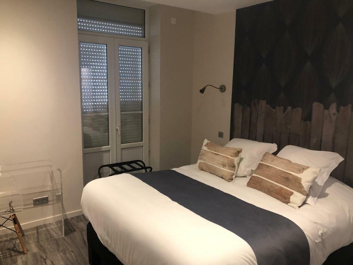 Hotel Du Lion D'Or Marmande Buitenkant foto